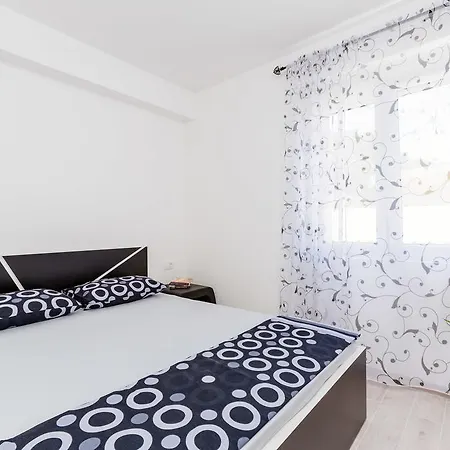 Dream Vacation Apartments Tivat Exterior photo