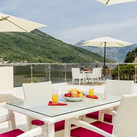 Dream Vacation Apartments Tivat Exterior photo