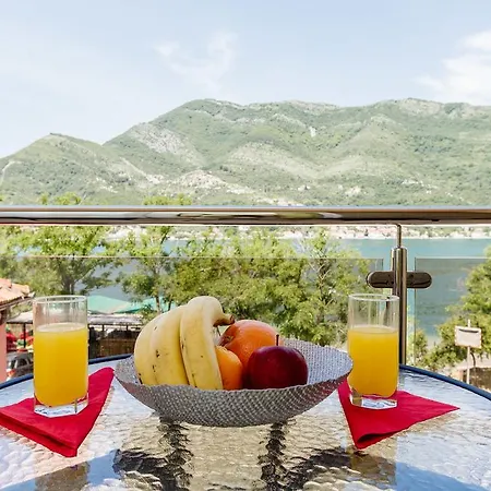 Dream Vacation Apartments Tivat Exterior photo