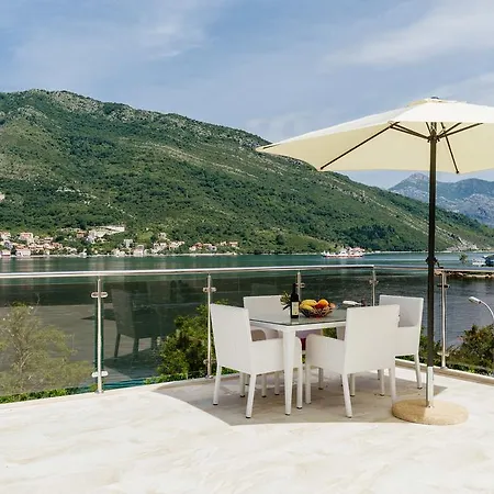 Dream Vacation Apartments Tivat Exterior photo